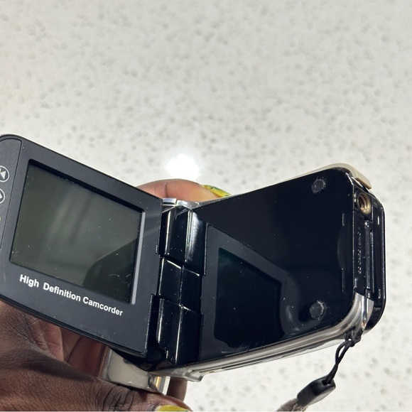 AIPTECH mini handheld camcorder - Picture 4 of 5